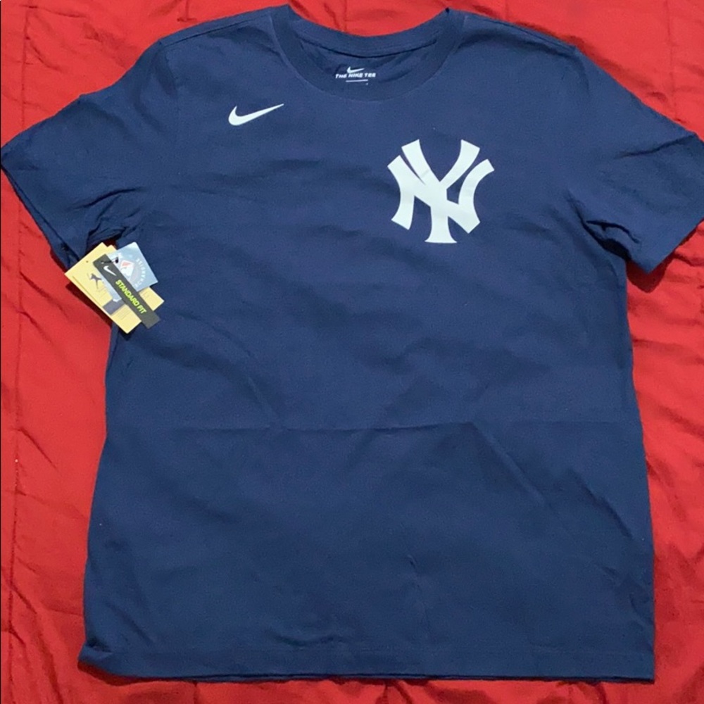NWT Nike Mens Derek Jeter t shirt.